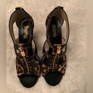 MICHAEL KORS heels leopard print with zipper- like new